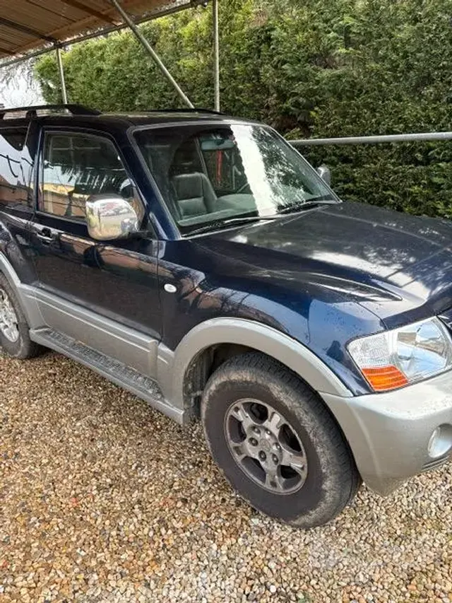 Mitsubishi Pajero (2000-2007)