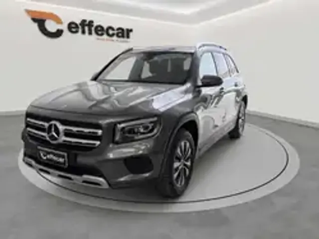 Mercedes-Benz GLB 200