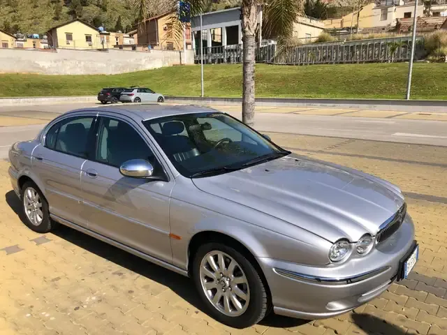 Jaguar X-Type