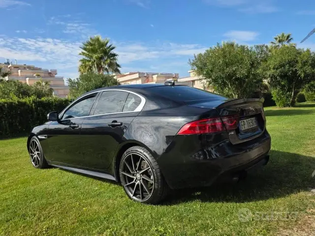 Jaguar XE (X760)