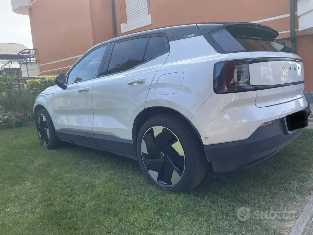 Volvo EX30 (2023-->)