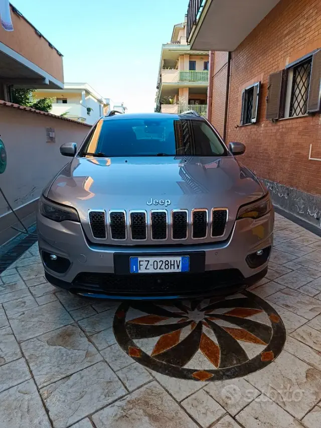 Jeep Cherokee 4ªs. 18-21