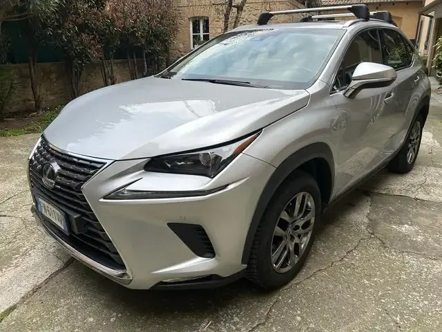 Lexus NX 300