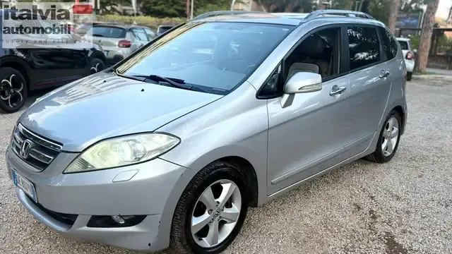 Honda FR-V