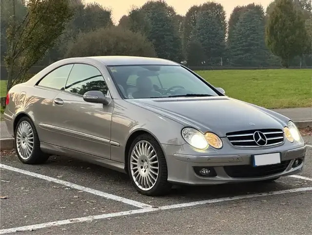 Mercedes-Benz CLK 320
