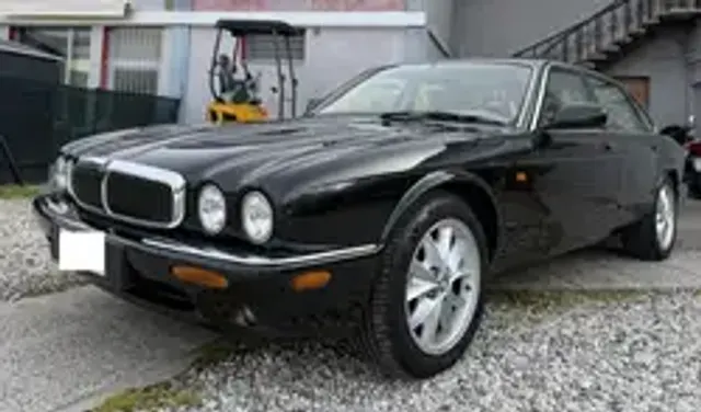 Jaguar XJ