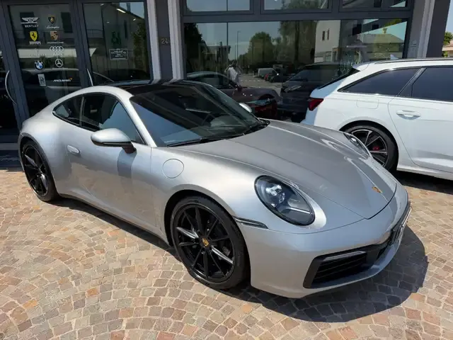 Porsche 992