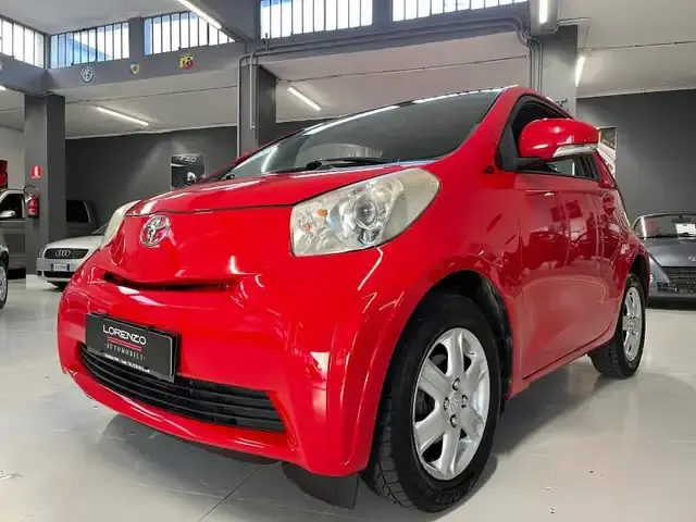 Toyota iQ