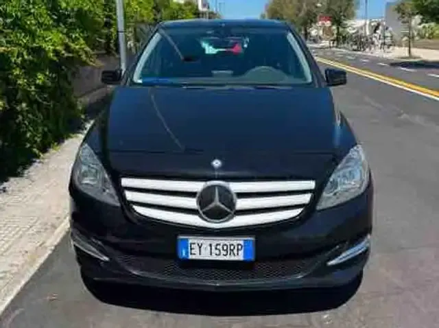 Mercedes-Benz B 200