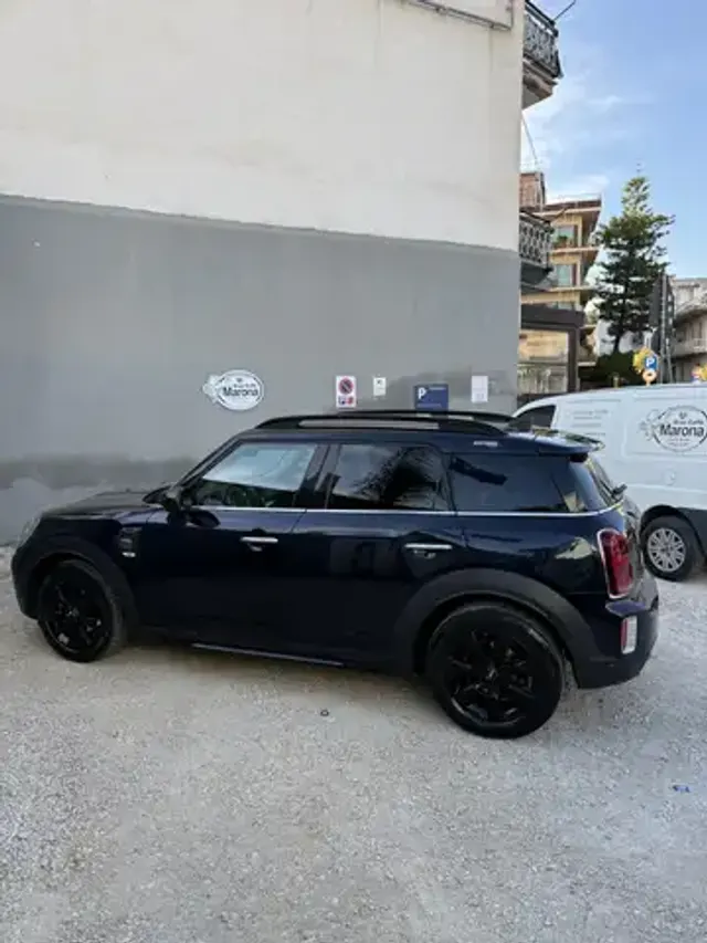 MINI One D Countryman