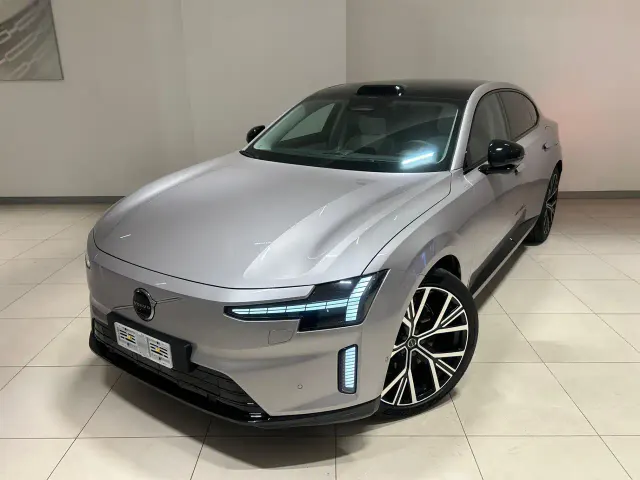 Volvo ES90