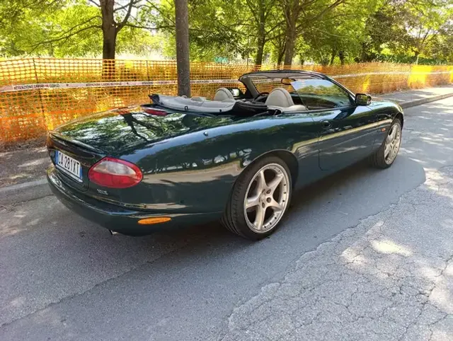 Jaguar XKR