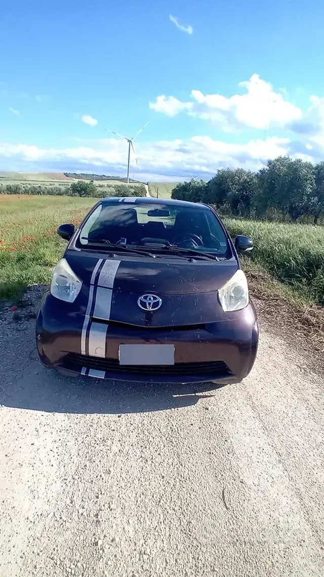 Toyota iQ