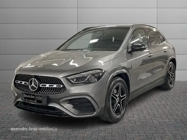Mercedes-Benz GLA 200