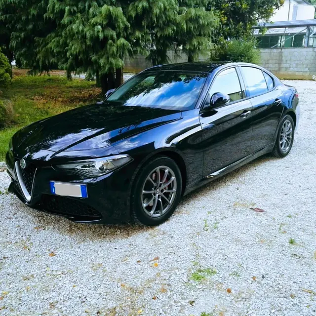 Alfa Romeo Giulia (2016)