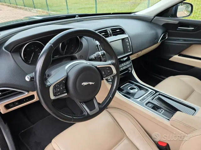 Jaguar XE (X760)