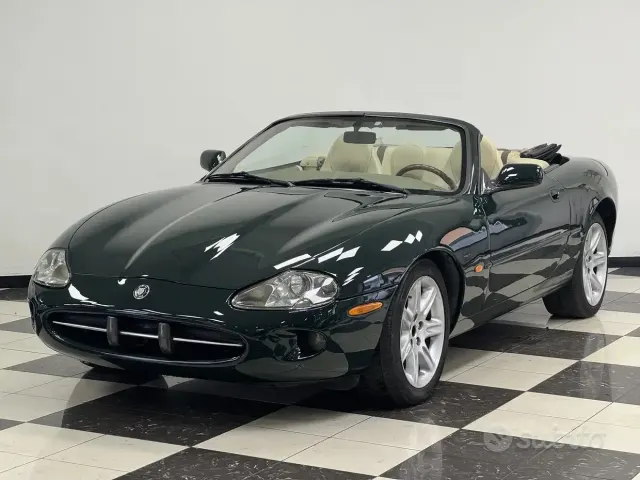Jaguar XK8/XKR (X100)