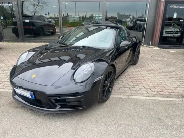 Porsche 911 (992)