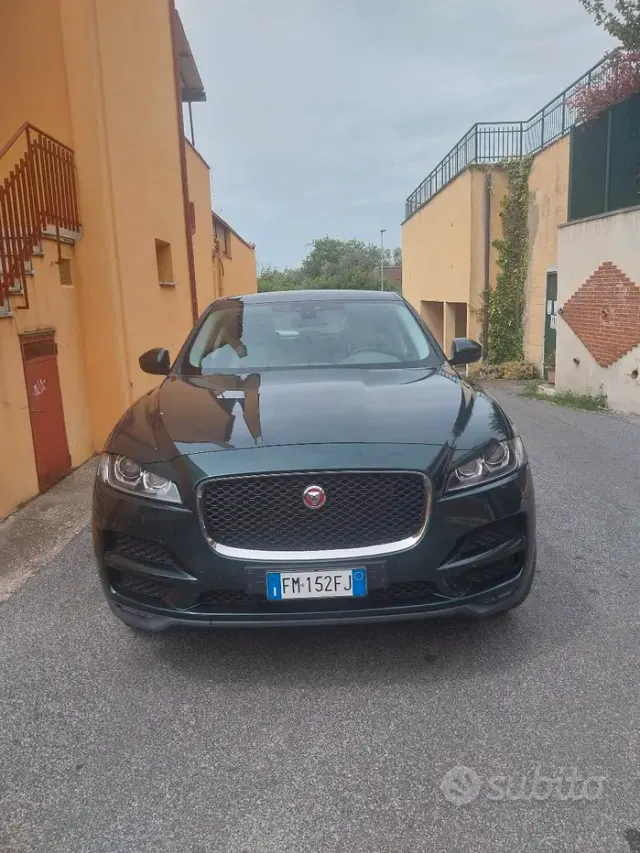 Jaguar F-Pace (X761)