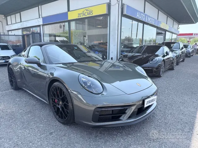 Porsche 911 (992)