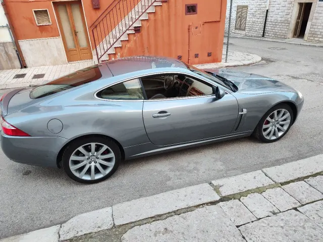 Jaguar XK/XKR (X150)