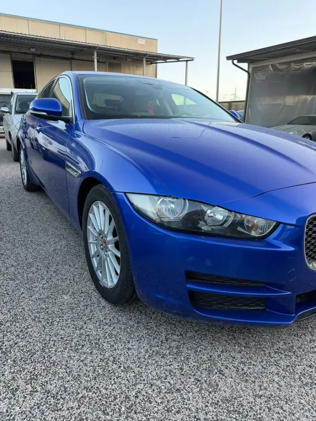 Jaguar XE (X760)