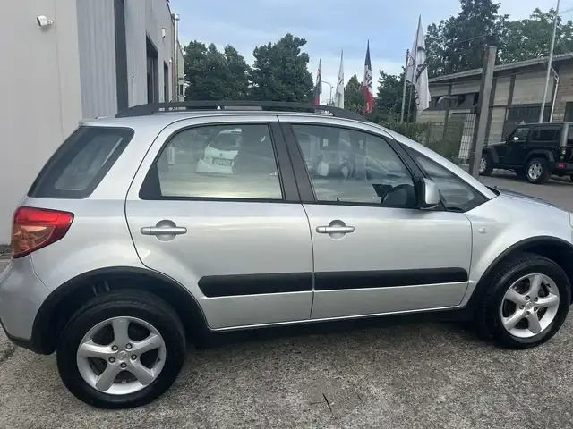 Suzuki SX4