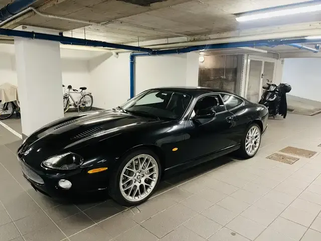Jaguar XKR