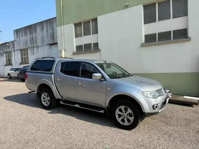 Mitsubishi L200