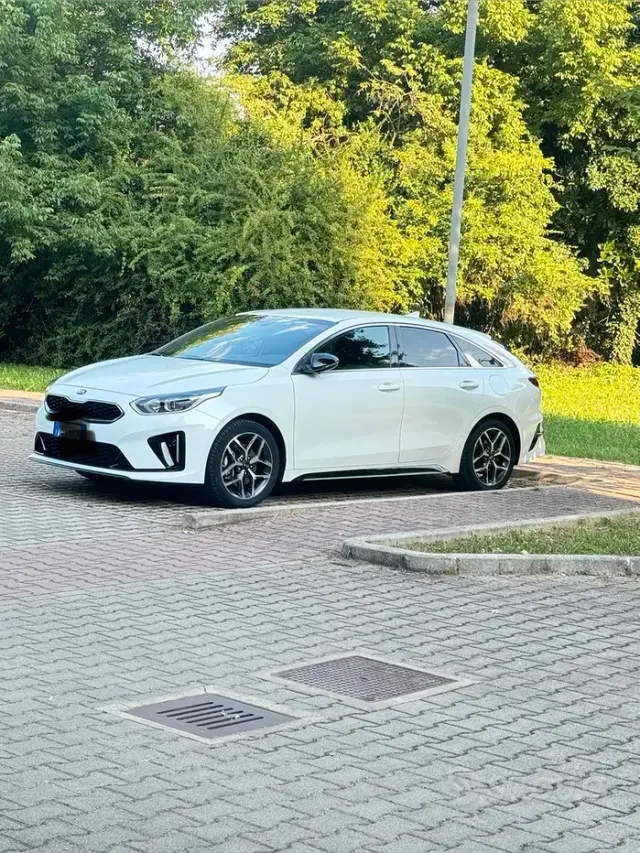 Kia ProCeed