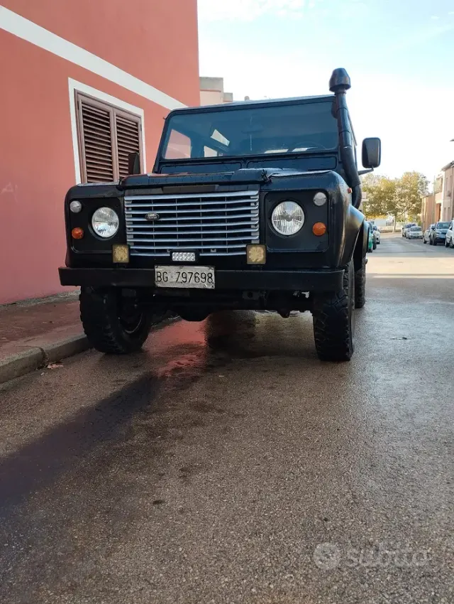 Land Rover Defender