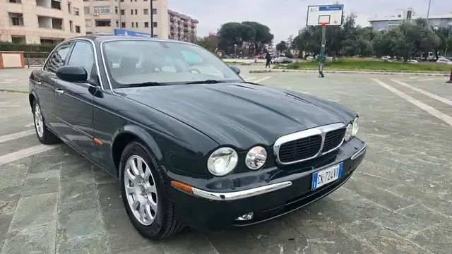 Jaguar XJ6