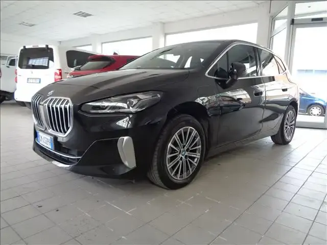 BMW 225