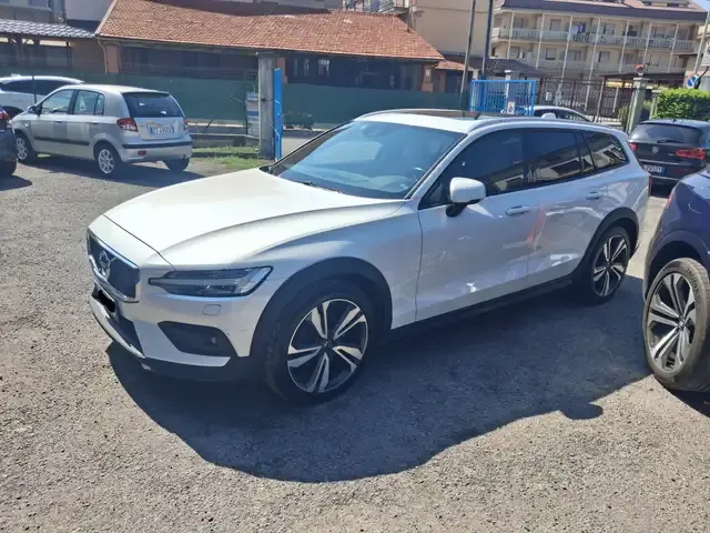 Volvo V60 Cross Country