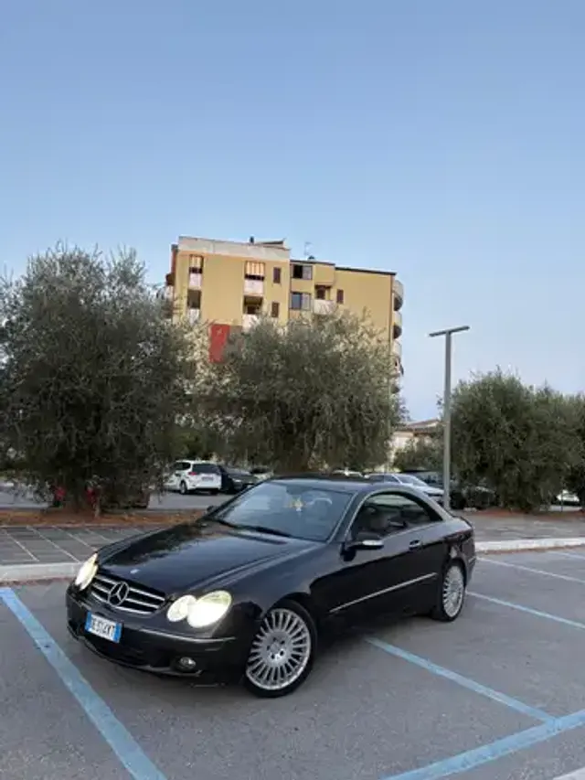 Mercedes-Benz CLK 220