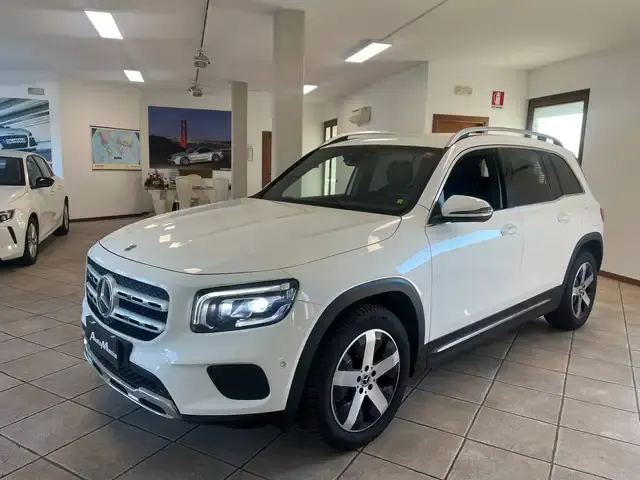 Mercedes-Benz GLB 200