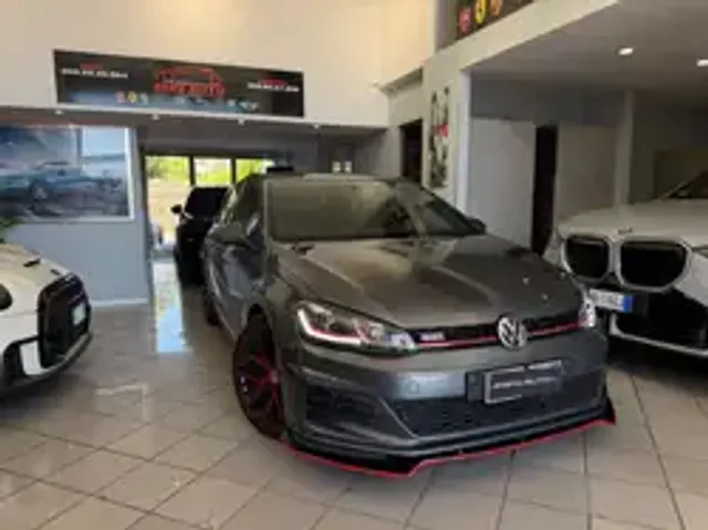 Volkswagen Golf GTI