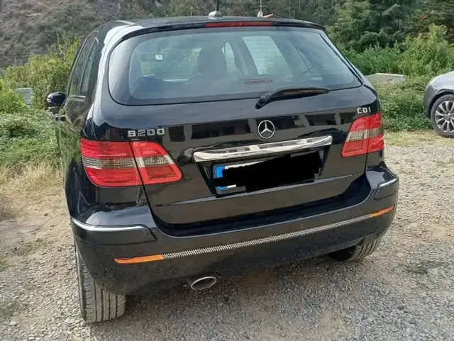 Mercedes-Benz B 200