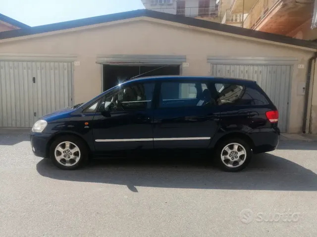 Toyota Avensis 1ª serie