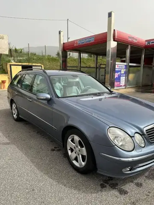 Mercedes-Benz E 320