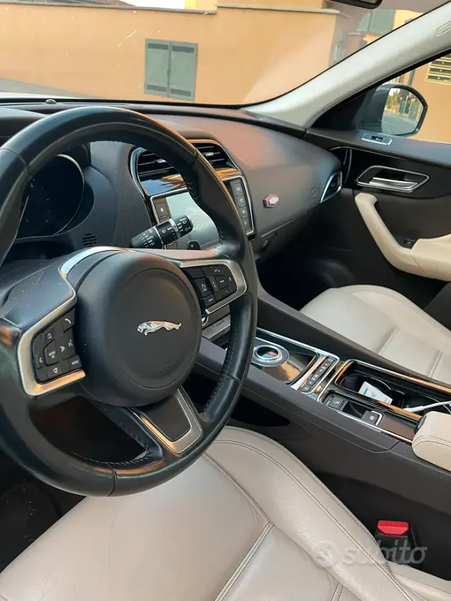 Jaguar F-Pace (X761)