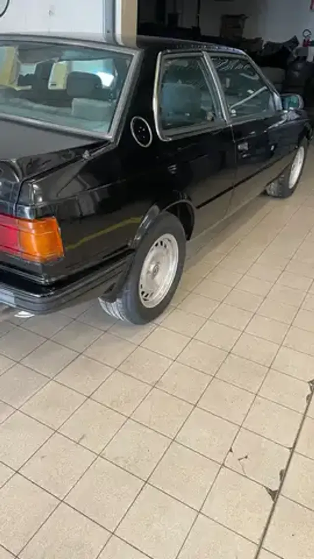 Maserati 222