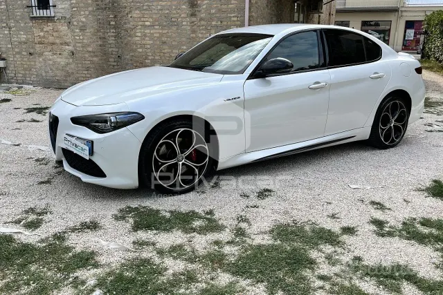 Alfa Romeo Giulia (2016)