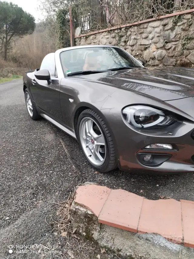 Fiat 124 spider