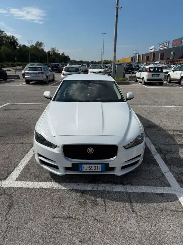 Jaguar XE (X760)