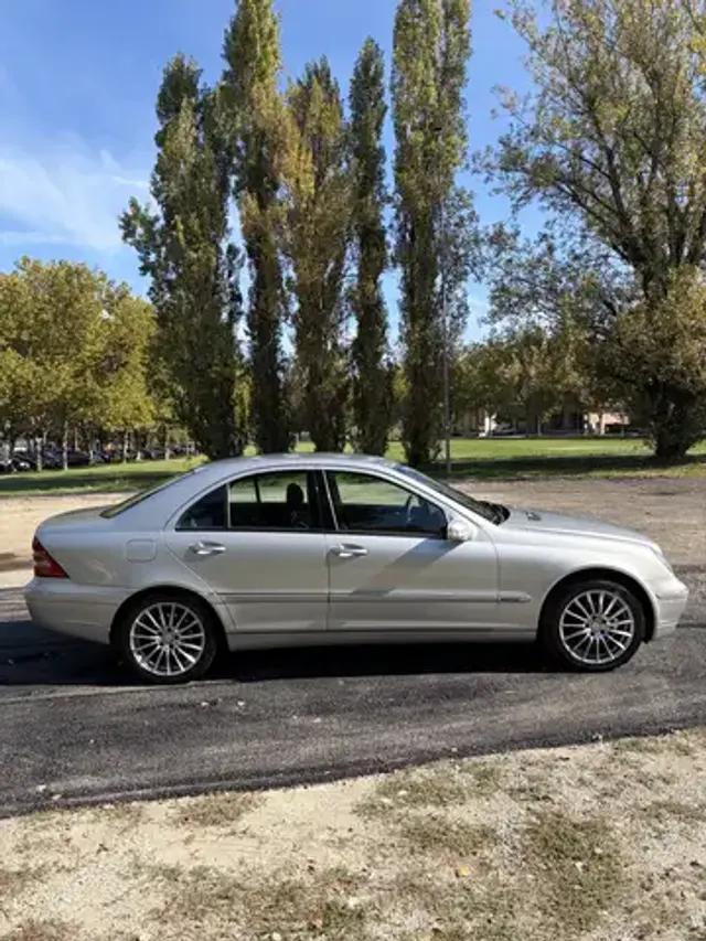 Mercedes-Benz C 220