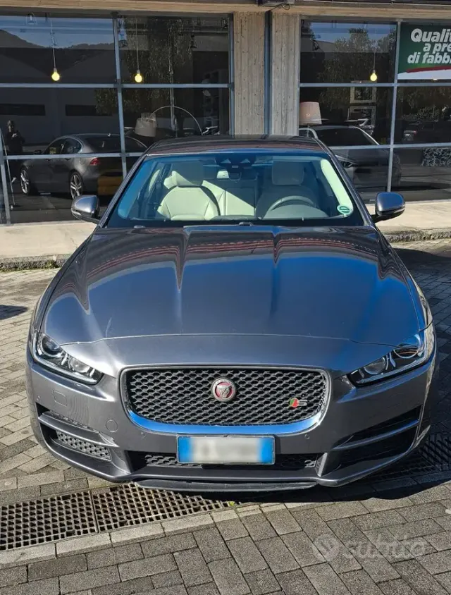 Jaguar XE (X760)