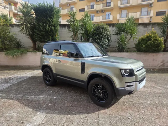 Land Rover Defender (2019)