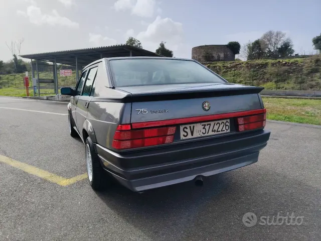 Alfa Romeo 75