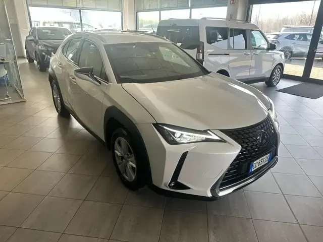 Lexus UX 200